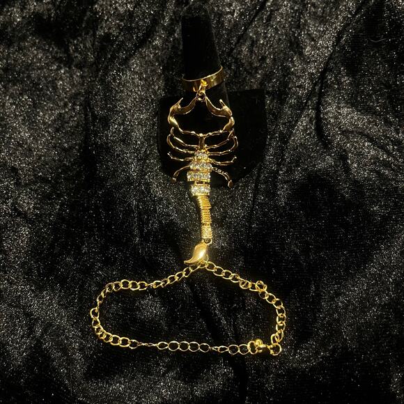 Scorpion Slave Bracelet - Picture 1 of 2